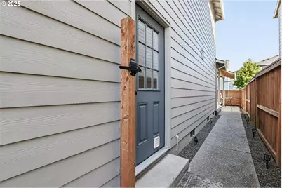 1214 S 11th Pl, Cornelius, OR 97113 - Photo 22