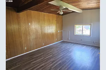748 SE 112th Ave, Portland, OR 97216 - Photo 6