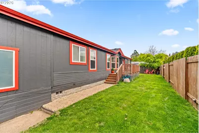 977 Island St, Springfield, OR 97477 - Photo 6