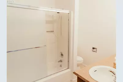 750 W Francis St, Roseburg, OR 97471 - Photo 20