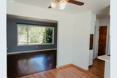 750 W Francis St, Roseburg, OR 97471 - Photo 6