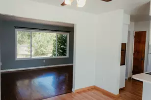 750 W Francis St, Roseburg, OR 97471 - Photo 6