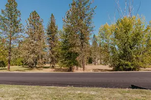 750 W Francis St, Roseburg, OR 97471 - Photo 26