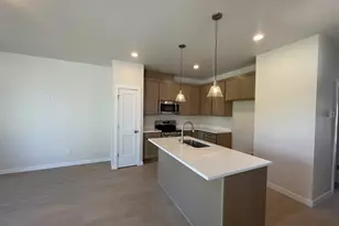 20751 NE Thompson Ter, Fairview, OR 97024 - Photo 6