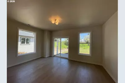 20751 NE Thompson Ter, Fairview, OR 97024 - Photo 4