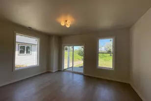 20751 NE Thompson Ter, Fairview, OR 97024 - Photo 4