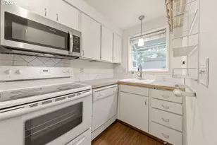 1522 Fetters Loop, Eugene, OR 97402 - Photo 6