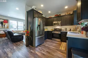 987 Pennington Ct, Eugene, OR 97404 - Photo 4