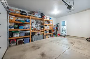 987 Pennington Ct, Eugene, OR 97404 - Photo 32