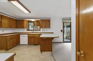 1217 SE Evans Cir, Troutdale, OR 97060 - Photo 10