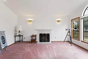 1217 SE Evans Cir, Troutdale, OR 97060 - Photo 2