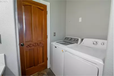 86104 Sells View Dr, Eugene, OR 97402 - Photo 12