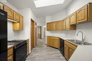 14485 Mountain View Loop, Sisters, OR 97759 - Photo 8