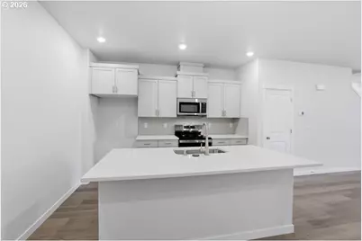 421 SW 31st St, Battle Ground, WA 98604 - Photo 2