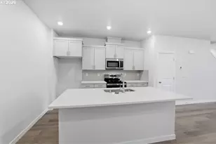 421 SW 31st St, Battle Ground, WA 98604 - Photo 2