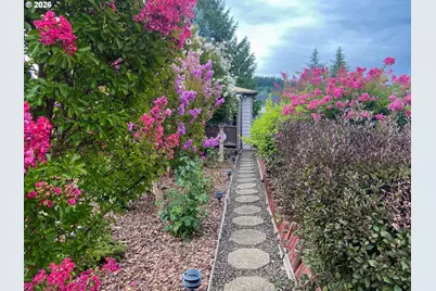 237 Cambridge Dr, Sutherlin, OR 97479 - Photo 38