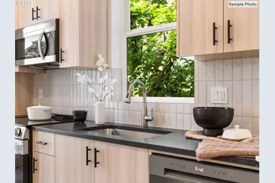 205 NE Going St #2, Portland, OR 97211 - Photo 8