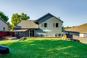 1824 NW Poppy Hills Dr, McMinnville, OR 97128 - Photo 2