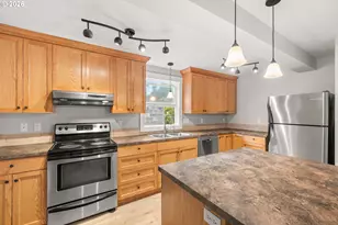 9635 N Pier Park Pl, Portland, OR 97203 - Photo 12