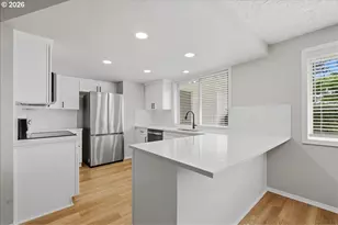 6206 NW Cherry St, Vancouver, WA 98663 - Photo 10