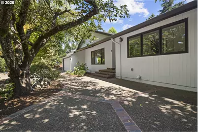 2710 SW Maple Ln, Portland, OR 97225 - Photo 4