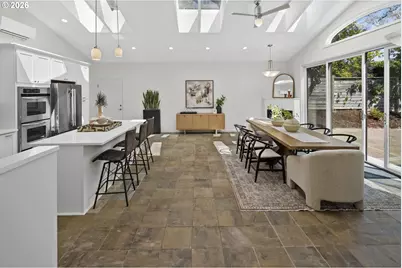 2710 SW Maple Ln, Portland, OR 97225 - Photo 14