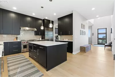 2123 S Military Rd, Portland, OR 97219 - Photo 16