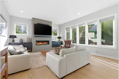 2123 S Military Rd, Portland, OR 97219 - Photo 12