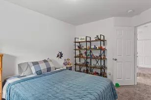 12516 SE Madison St, Portland, OR 97233 - Photo 32