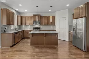 129 N 35th Pl, Cornelius, OR 97124 - Photo 16