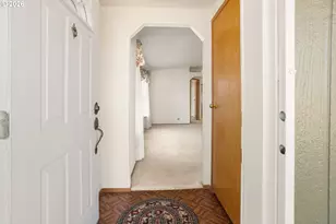 3700 Babcock Ln, Eugene, OR 97401 - Photo 6