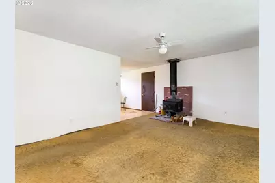 205 E 3rd St, Amity, OR 97101 - Photo 6