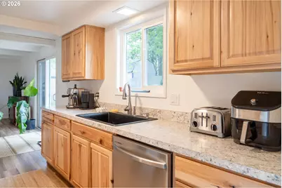 806 38th SE Ave, Albany, OR 97322 - Photo 6