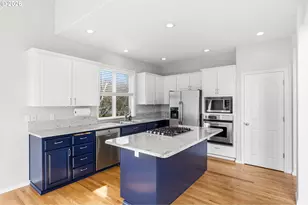 331 NE Hillwood Dr, Hillsboro, OR 97124 - Photo 8