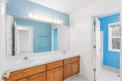 331 NE Hillwood Dr, Hillsboro, OR 97124 - Photo 16