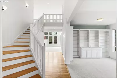 331 NE Hillwood Dr, Hillsboro, OR 97124 - Photo 2