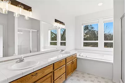 331 NE Hillwood Dr, Hillsboro, OR 97124 - Photo 12