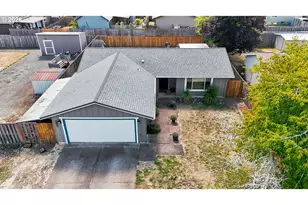 2033 W Bryant Ave, Cottage Grove, OR 97424 - Photo 4