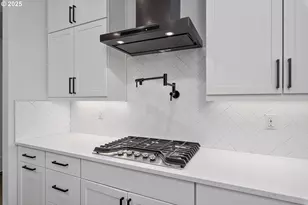 15216 S E Towers Ter, Milwaukie, OR 97267 - Photo 12