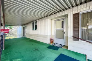 37 NE Mary Ann Ln, Roseburg, OR 97470 - Photo 4