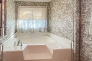 37 NE Mary Ann Ln, Roseburg, OR 97470 - Photo 28