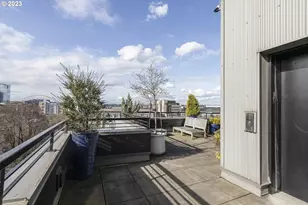 300 NW 8th Ave, Portland, OR 97209 - Photo 30