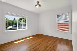 11015 NE Hancock St, Portland, OR 97220 - Photo 22