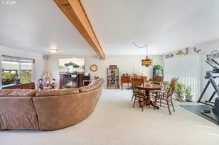 805 Lisa Pl, Coos Bay, OR 97420 - Photo 6