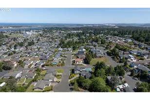 805 Lisa Pl, Coos Bay, OR 97420 - Photo 44