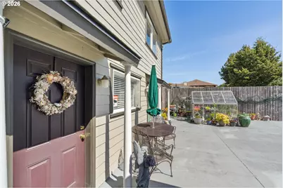 805 Lisa Pl, Coos Bay, OR 97420 - Photo 32