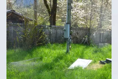 765 Tunnel Rd, Glendale, OR 97442 - Photo 4