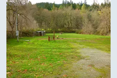 765 Tunnel Rd, Glendale, OR 97442 - Photo 16