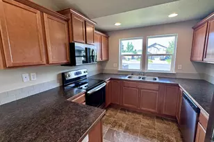211 La Casa St, Eugene, OR 97402 - Photo 6