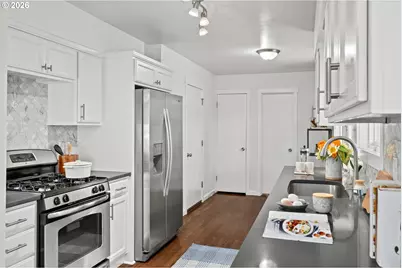 13070 SW Edgewood St, Portland, OR 97225 - Photo 12